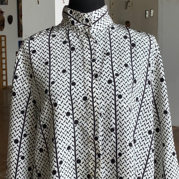 Vintage polka dot long sleeve button down blouse - Picture 4 of 11